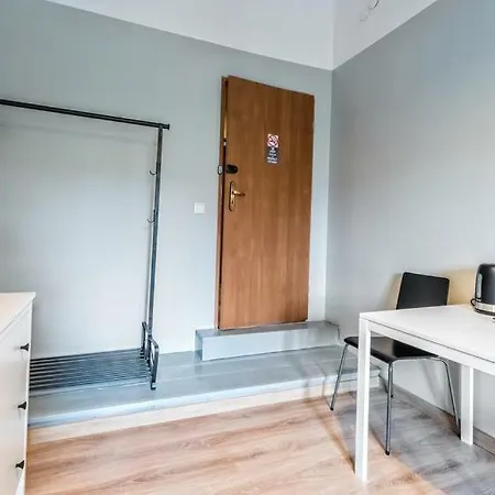 ゲストハウス Fenna 7 Minut Od Rynku